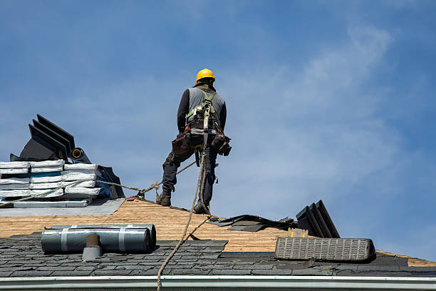 Professional Gutter Installation technician working in Haverhill, IA